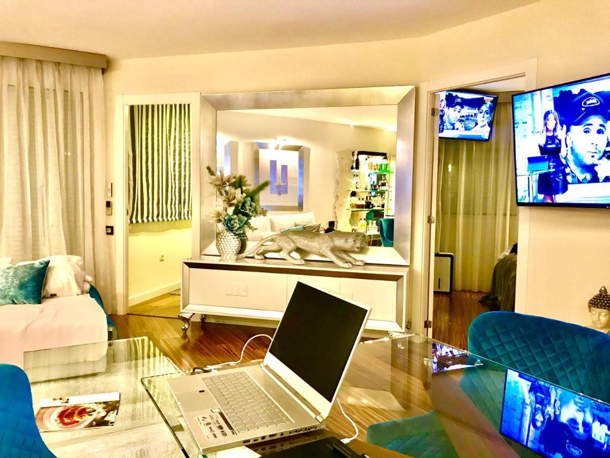 Luxury Apartament In Marina Benalmadena Luaran gambar