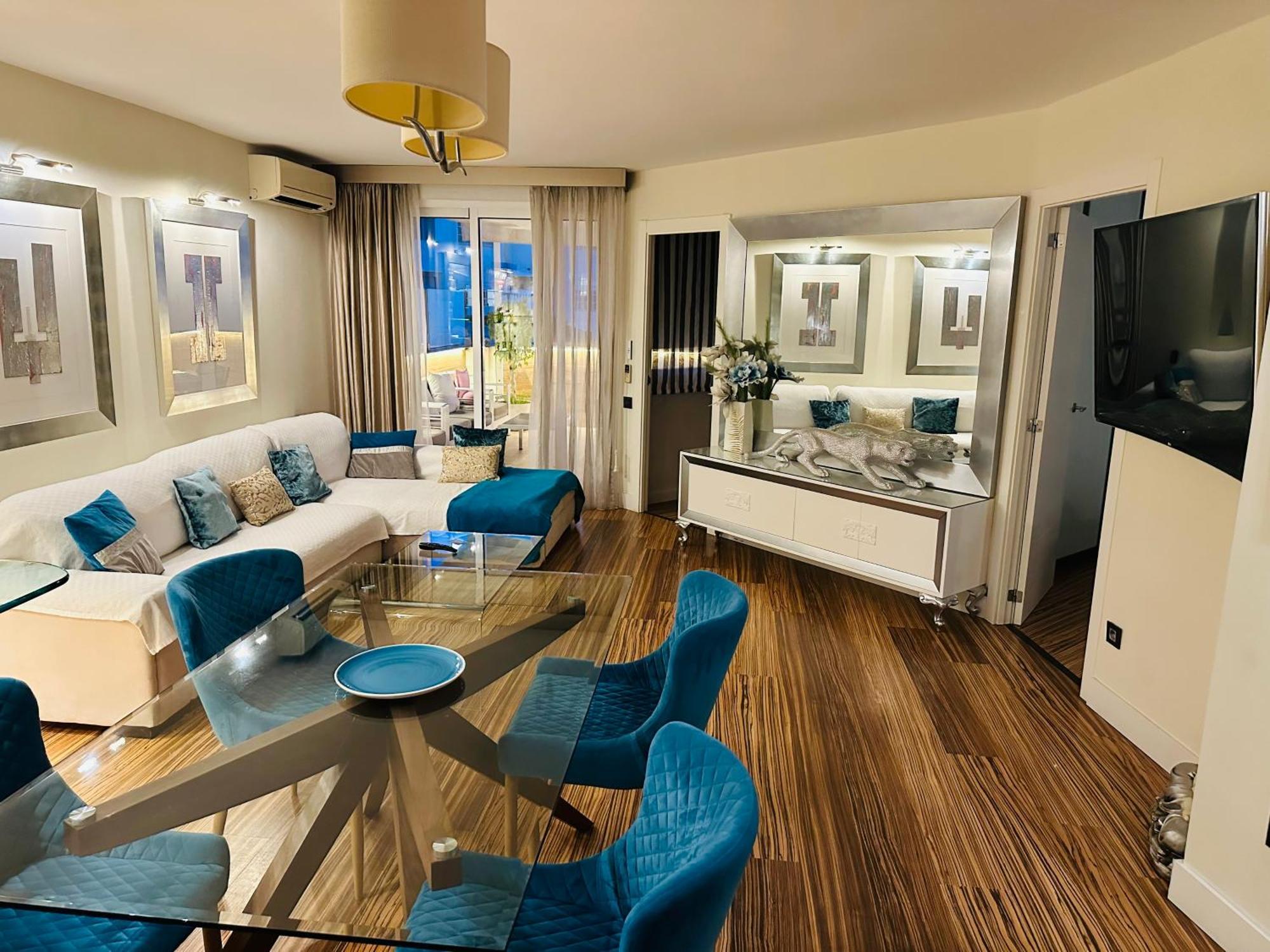 Luxury Apartament In Marina Benalmadena Luaran gambar