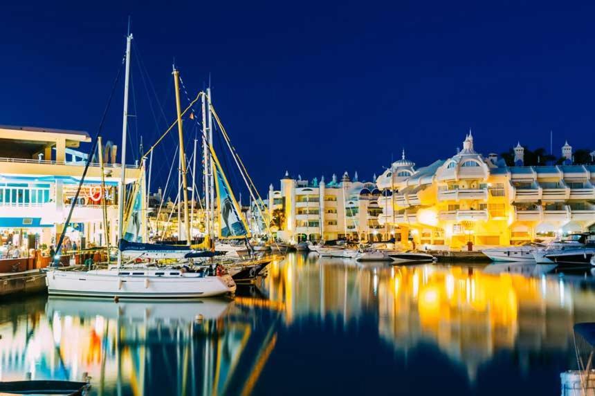 Luxury Apartament In Marina Benalmadena Luaran gambar