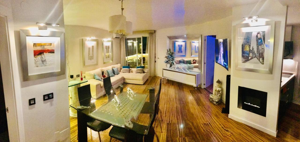 Luxury Apartament In Marina Benalmadena Luaran gambar